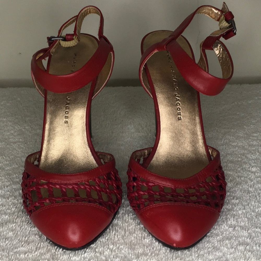 Marc by Marc Jacobs Red Leather Rounded Toe Heels (36 / US 6) - Picture 2 of 8